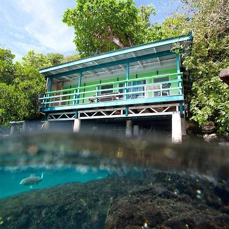 Lusia'S Lagoon Chalets Salelologa Bilik gambar